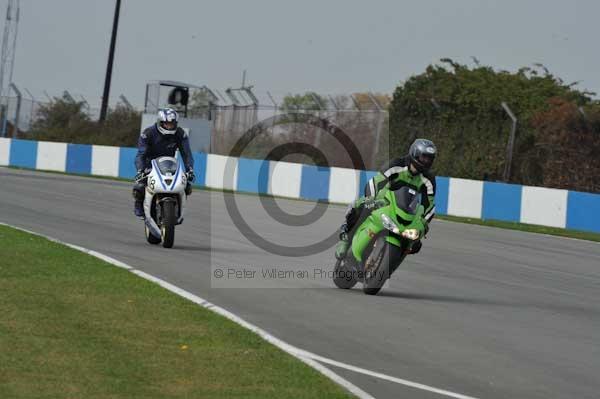 Motorcycle action photographs;Trackday digital images;donington;donington park leicestershire;donington photographs;event digital images;eventdigitalimages;no limits trackday;peter wileman photography;trackday;trackday photos