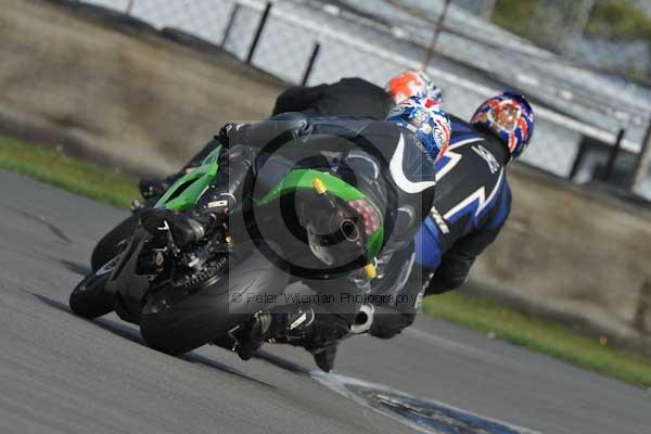 Motorcycle action photographs;Trackday digital images;donington;donington park leicestershire;donington photographs;event digital images;eventdigitalimages;no limits trackday;peter wileman photography;trackday;trackday photos