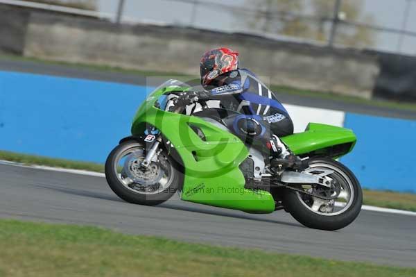 Motorcycle action photographs;Trackday digital images;donington;donington park leicestershire;donington photographs;event digital images;eventdigitalimages;no limits trackday;peter wileman photography;trackday;trackday photos