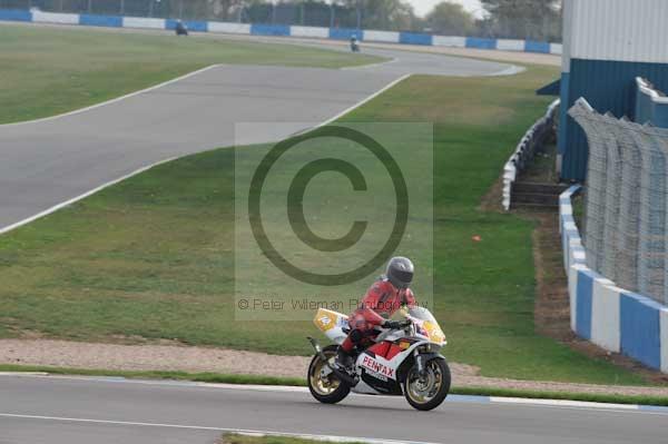 Motorcycle action photographs;Trackday digital images;donington;donington park leicestershire;donington photographs;event digital images;eventdigitalimages;no limits trackday;peter wileman photography;trackday;trackday photos