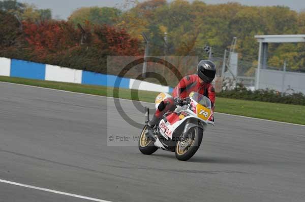 Motorcycle action photographs;Trackday digital images;donington;donington park leicestershire;donington photographs;event digital images;eventdigitalimages;no limits trackday;peter wileman photography;trackday;trackday photos