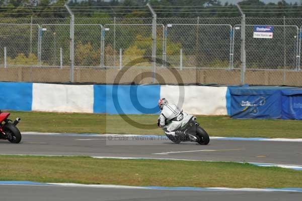 Motorcycle action photographs;Trackday digital images;donington;donington park leicestershire;donington photographs;event digital images;eventdigitalimages;no limits trackday;peter wileman photography;trackday;trackday photos