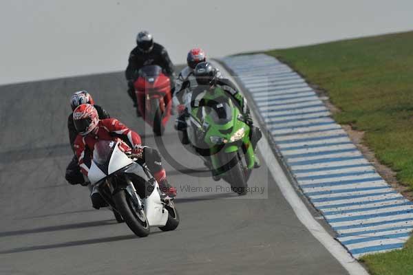 Motorcycle action photographs;Trackday digital images;donington;donington park leicestershire;donington photographs;event digital images;eventdigitalimages;no limits trackday;peter wileman photography;trackday;trackday photos