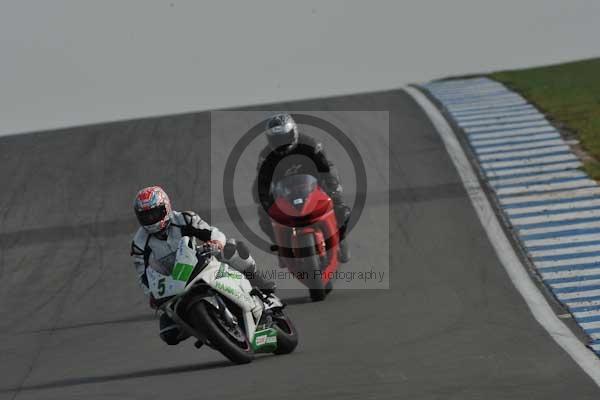 Motorcycle action photographs;Trackday digital images;donington;donington park leicestershire;donington photographs;event digital images;eventdigitalimages;no limits trackday;peter wileman photography;trackday;trackday photos