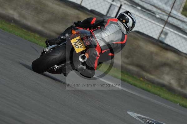 Motorcycle action photographs;Trackday digital images;donington;donington park leicestershire;donington photographs;event digital images;eventdigitalimages;no limits trackday;peter wileman photography;trackday;trackday photos