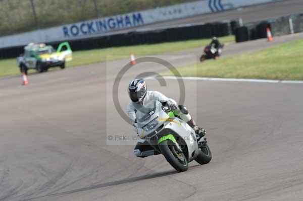 Rockingham no limits trackday;enduro digital images;event digital images;eventdigitalimages;no limits trackdays;peter wileman photography;racing digital images;rockingham raceway northamptonshire;rockingham trackday photographs;trackday digital images;trackday photos