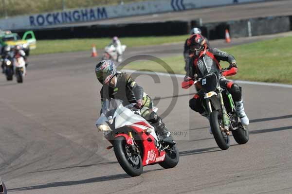 Rockingham no limits trackday;enduro digital images;event digital images;eventdigitalimages;no limits trackdays;peter wileman photography;racing digital images;rockingham raceway northamptonshire;rockingham trackday photographs;trackday digital images;trackday photos