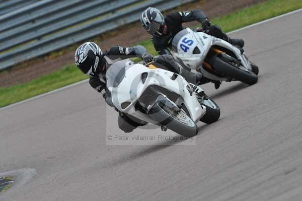 Rockingham no limits trackday;enduro digital images;event digital images;eventdigitalimages;no limits trackdays;peter wileman photography;racing digital images;rockingham raceway northamptonshire;rockingham trackday photographs;trackday digital images;trackday photos