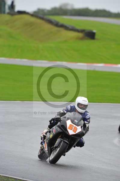 Motorcycle action photographs;Trackday digital images;event digital images;eventdigitalimages;no limits trackday;oulton park;oulton park circuit cheshire;oulton park photographs;peter wileman photography;trackday;trackday photos