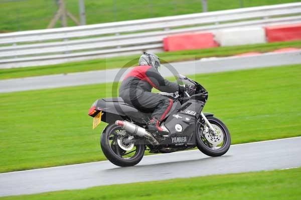 Motorcycle action photographs;Trackday digital images;event digital images;eventdigitalimages;no limits trackday;oulton park;oulton park circuit cheshire;oulton park photographs;peter wileman photography;trackday;trackday photos