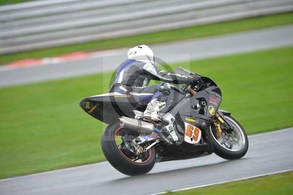 Motorcycle action photographs;Trackday digital images;event digital images;eventdigitalimages;no limits trackday;oulton park;oulton park circuit cheshire;oulton park photographs;peter wileman photography;trackday;trackday photos