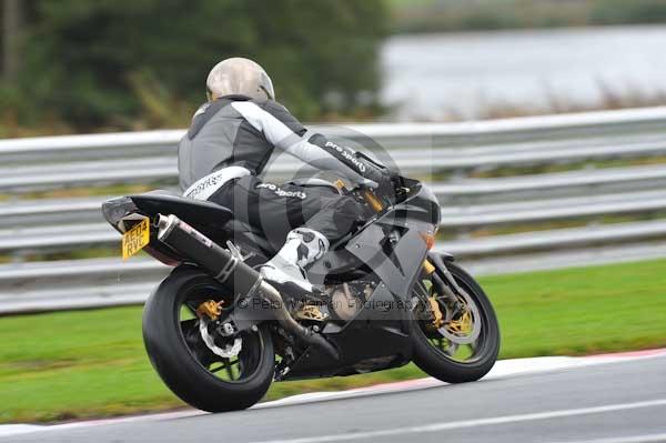 Motorcycle action photographs;Trackday digital images;event digital images;eventdigitalimages;no limits trackday;oulton park;oulton park circuit cheshire;oulton park photographs;peter wileman photography;trackday;trackday photos