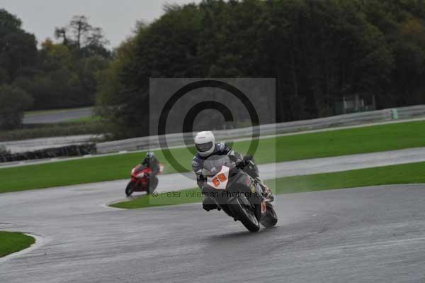 Motorcycle action photographs;Trackday digital images;event digital images;eventdigitalimages;no limits trackday;oulton park;oulton park circuit cheshire;oulton park photographs;peter wileman photography;trackday;trackday photos