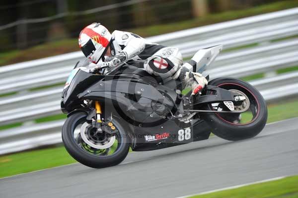 Motorcycle action photographs;Trackday digital images;event digital images;eventdigitalimages;no limits trackday;oulton park;oulton park circuit cheshire;oulton park photographs;peter wileman photography;trackday;trackday photos