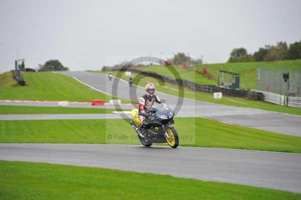 Motorcycle action photographs;Trackday digital images;event digital images;eventdigitalimages;no limits trackday;oulton park;oulton park circuit cheshire;oulton park photographs;peter wileman photography;trackday;trackday photos