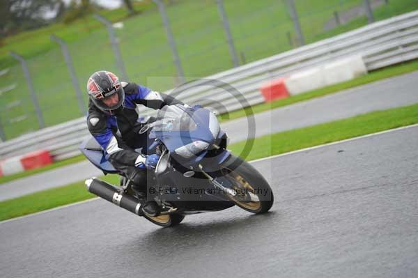 Motorcycle action photographs;Trackday digital images;event digital images;eventdigitalimages;no limits trackday;oulton park;oulton park circuit cheshire;oulton park photographs;peter wileman photography;trackday;trackday photos