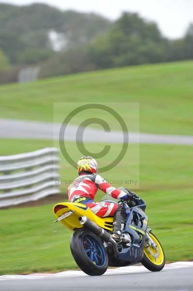 Motorcycle action photographs;Trackday digital images;event digital images;eventdigitalimages;no limits trackday;oulton park;oulton park circuit cheshire;oulton park photographs;peter wileman photography;trackday;trackday photos