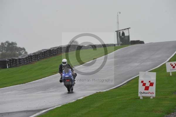 Motorcycle action photographs;Trackday digital images;event digital images;eventdigitalimages;no limits trackday;oulton park;oulton park circuit cheshire;oulton park photographs;peter wileman photography;trackday;trackday photos