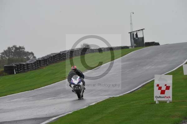 Motorcycle action photographs;Trackday digital images;event digital images;eventdigitalimages;no limits trackday;oulton park;oulton park circuit cheshire;oulton park photographs;peter wileman photography;trackday;trackday photos