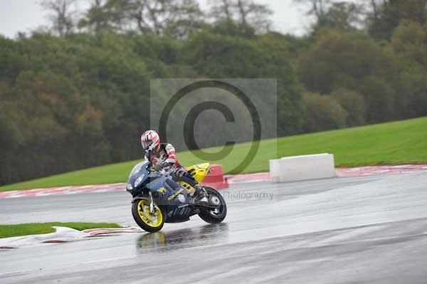 Motorcycle action photographs;Trackday digital images;event digital images;eventdigitalimages;no limits trackday;oulton park;oulton park circuit cheshire;oulton park photographs;peter wileman photography;trackday;trackday photos