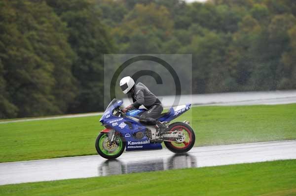 Motorcycle action photographs;Trackday digital images;event digital images;eventdigitalimages;no limits trackday;oulton park;oulton park circuit cheshire;oulton park photographs;peter wileman photography;trackday;trackday photos