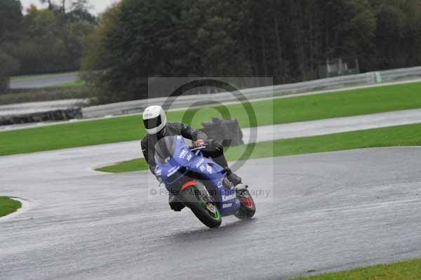 Motorcycle action photographs;Trackday digital images;event digital images;eventdigitalimages;no limits trackday;oulton park;oulton park circuit cheshire;oulton park photographs;peter wileman photography;trackday;trackday photos