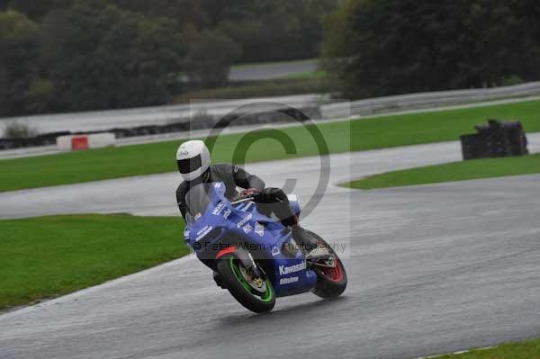 Motorcycle action photographs;Trackday digital images;event digital images;eventdigitalimages;no limits trackday;oulton park;oulton park circuit cheshire;oulton park photographs;peter wileman photography;trackday;trackday photos