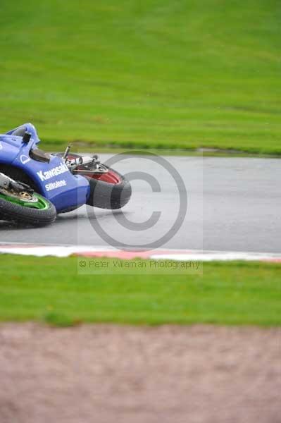 Motorcycle action photographs;Trackday digital images;event digital images;eventdigitalimages;no limits trackday;oulton park;oulton park circuit cheshire;oulton park photographs;peter wileman photography;trackday;trackday photos