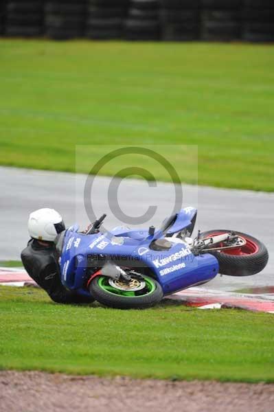 Motorcycle action photographs;Trackday digital images;event digital images;eventdigitalimages;no limits trackday;oulton park;oulton park circuit cheshire;oulton park photographs;peter wileman photography;trackday;trackday photos