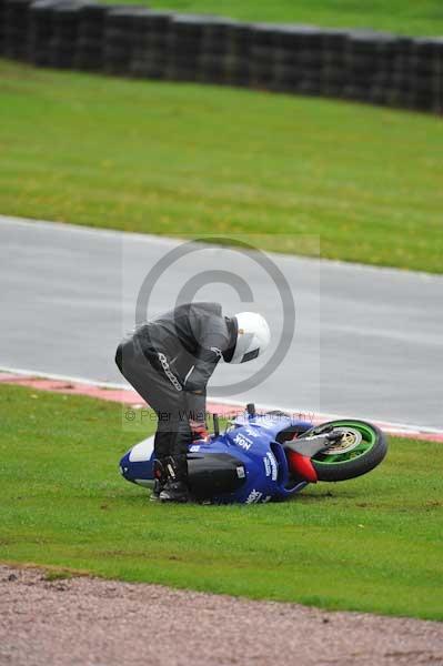 Motorcycle action photographs;Trackday digital images;event digital images;eventdigitalimages;no limits trackday;oulton park;oulton park circuit cheshire;oulton park photographs;peter wileman photography;trackday;trackday photos