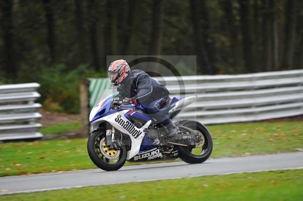 Motorcycle action photographs;Trackday digital images;event digital images;eventdigitalimages;no limits trackday;oulton park;oulton park circuit cheshire;oulton park photographs;peter wileman photography;trackday;trackday photos