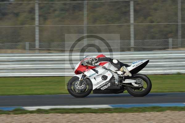 Motorcycle action photographs;donington;donington park leicestershire;donington photographs;event digital images;eventdigitalimages;no limits trackday;peter wileman photography;trackday;trackday digital images;trackday photos