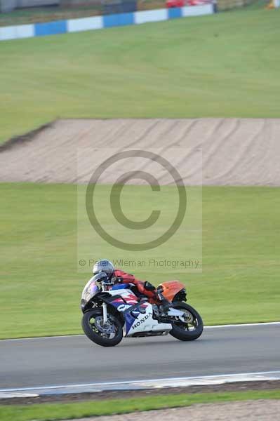 Motorcycle action photographs;donington;donington park leicestershire;donington photographs;event digital images;eventdigitalimages;no limits trackday;peter wileman photography;trackday;trackday digital images;trackday photos