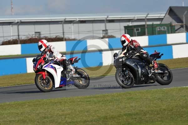 Motorcycle action photographs;donington;donington park leicestershire;donington photographs;event digital images;eventdigitalimages;no limits trackday;peter wileman photography;trackday;trackday digital images;trackday photos