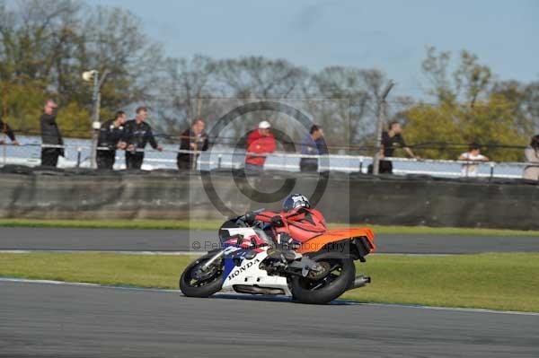 Motorcycle action photographs;donington;donington park leicestershire;donington photographs;event digital images;eventdigitalimages;no limits trackday;peter wileman photography;trackday;trackday digital images;trackday photos