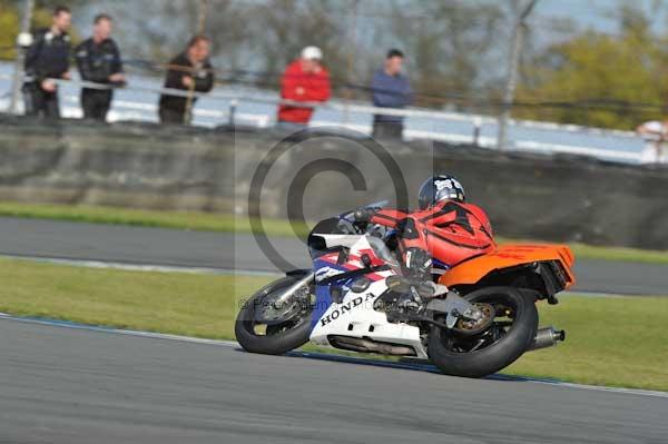 Motorcycle action photographs;donington;donington park leicestershire;donington photographs;event digital images;eventdigitalimages;no limits trackday;peter wileman photography;trackday;trackday digital images;trackday photos