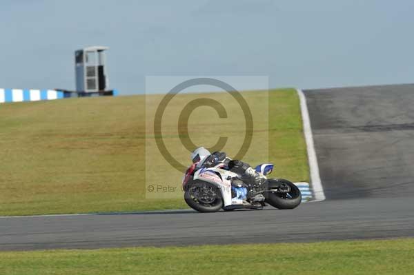 Motorcycle action photographs;donington;donington park leicestershire;donington photographs;event digital images;eventdigitalimages;no limits trackday;peter wileman photography;trackday;trackday digital images;trackday photos