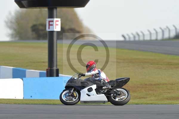 Motorcycle action photographs;donington;donington park leicestershire;donington photographs;event digital images;eventdigitalimages;no limits trackday;peter wileman photography;trackday;trackday digital images;trackday photos