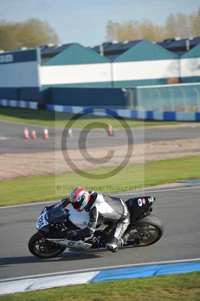 Motorcycle action photographs;donington;donington park leicestershire;donington photographs;event digital images;eventdigitalimages;no limits trackday;peter wileman photography;trackday;trackday digital images;trackday photos