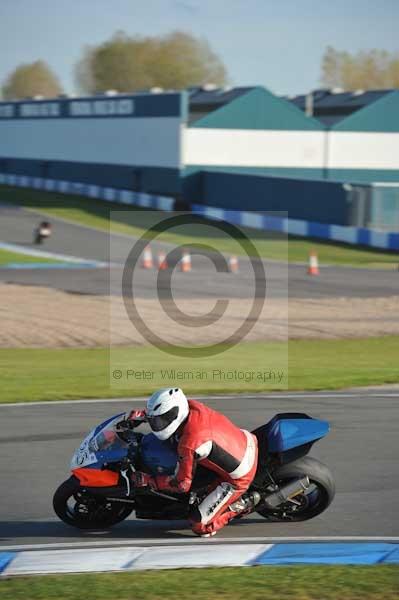 Motorcycle action photographs;donington;donington park leicestershire;donington photographs;event digital images;eventdigitalimages;no limits trackday;peter wileman photography;trackday;trackday digital images;trackday photos