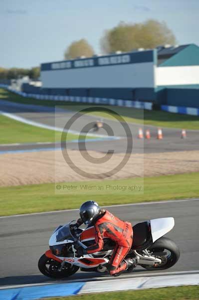 Motorcycle action photographs;donington;donington park leicestershire;donington photographs;event digital images;eventdigitalimages;no limits trackday;peter wileman photography;trackday;trackday digital images;trackday photos