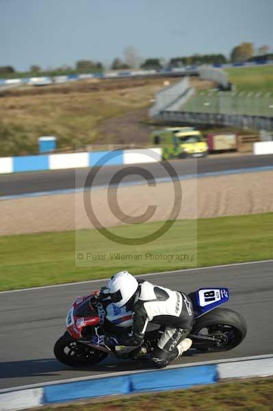 Motorcycle action photographs;donington;donington park leicestershire;donington photographs;event digital images;eventdigitalimages;no limits trackday;peter wileman photography;trackday;trackday digital images;trackday photos