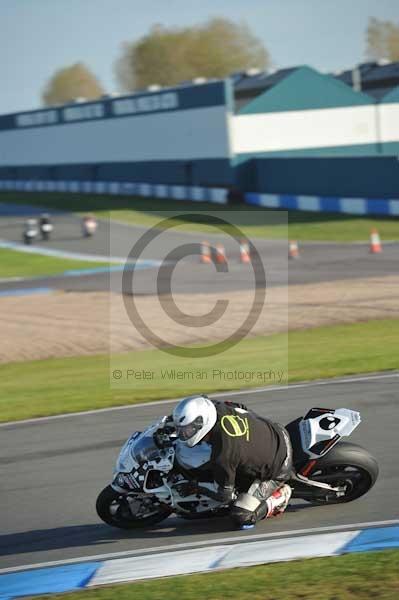 Motorcycle action photographs;donington;donington park leicestershire;donington photographs;event digital images;eventdigitalimages;no limits trackday;peter wileman photography;trackday;trackday digital images;trackday photos