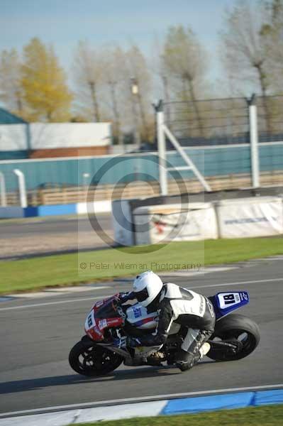 Motorcycle action photographs;donington;donington park leicestershire;donington photographs;event digital images;eventdigitalimages;no limits trackday;peter wileman photography;trackday;trackday digital images;trackday photos