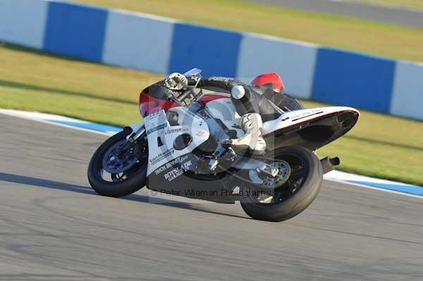 Motorcycle action photographs;donington;donington park leicestershire;donington photographs;event digital images;eventdigitalimages;no limits trackday;peter wileman photography;trackday;trackday digital images;trackday photos