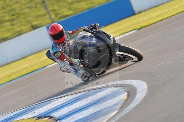 Motorcycle action photographs;donington;donington park leicestershire;donington photographs;event digital images;eventdigitalimages;no limits trackday;peter wileman photography;trackday;trackday digital images;trackday photos