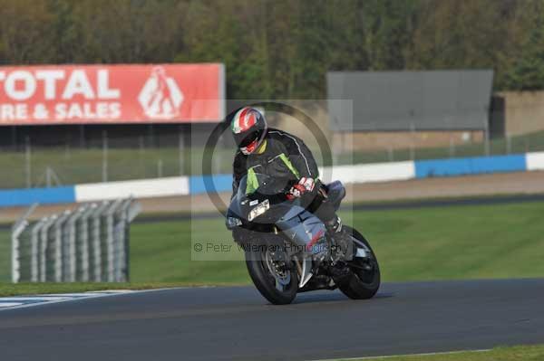 Motorcycle action photographs;donington;donington park leicestershire;donington photographs;event digital images;eventdigitalimages;no limits trackday;peter wileman photography;trackday;trackday digital images;trackday photos