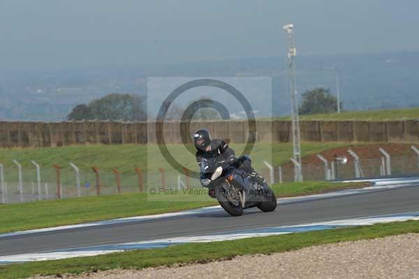 Motorcycle action photographs;donington;donington park leicestershire;donington photographs;event digital images;eventdigitalimages;no limits trackday;peter wileman photography;trackday;trackday digital images;trackday photos