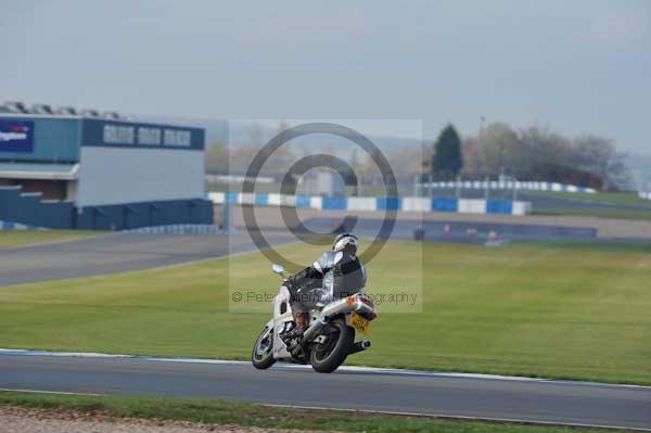 Motorcycle action photographs;donington;donington park leicestershire;donington photographs;event digital images;eventdigitalimages;no limits trackday;peter wileman photography;trackday;trackday digital images;trackday photos