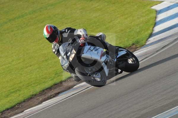 Motorcycle action photographs;donington;donington park leicestershire;donington photographs;event digital images;eventdigitalimages;no limits trackday;peter wileman photography;trackday;trackday digital images;trackday photos